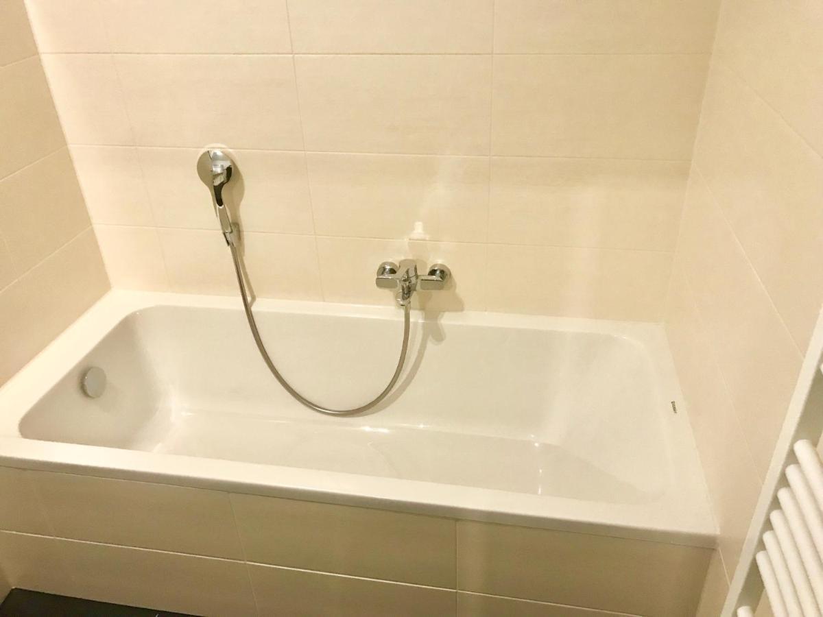 4 * Wohnung Spa Whirlpool & Sauna In Seenaehe 普莱因费尔德 外观 照片